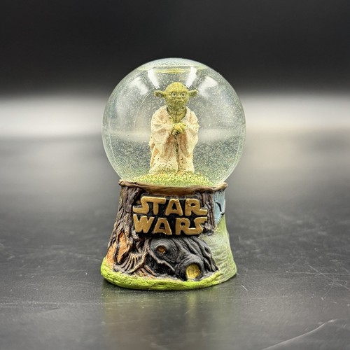 Star wars small miniature yoda - star,