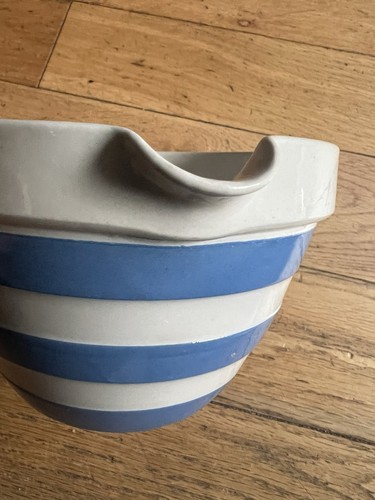 Green cornish ware kitchen - t,