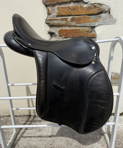 Saddlery black leather - m&l,
