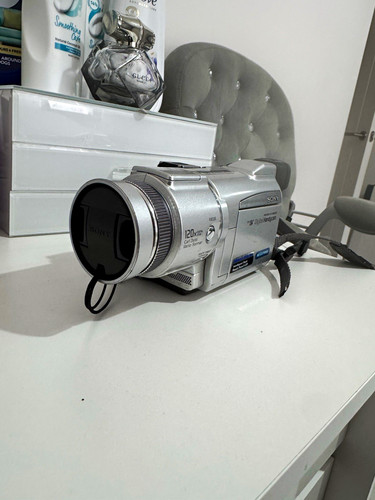 Sony handycam dcr trv60e - sony,