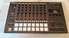 Roland MC-707 Groovebox