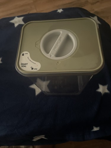 Neoflam rectangle food storage - food,
