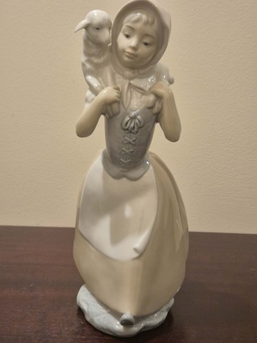 Lladro figurines shepherdess - figurines,