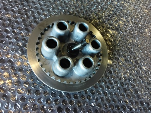 Suzuki t500 clutch cover - clutch,