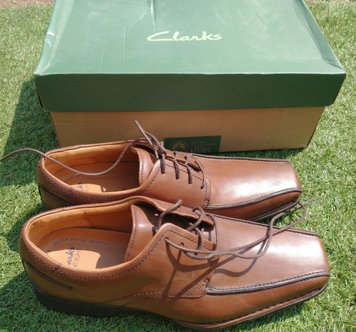 Clarks line action shoes brown
