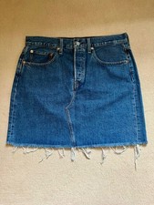 Levi's ladies blue denim mini skirt size 31 Red Tab button fly with frayed edges