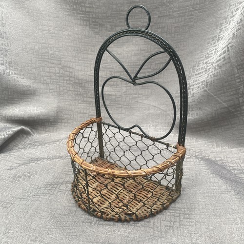 Vtg wire wicker - vtg, wire/wicker