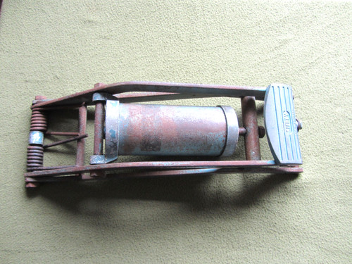 Vintage sutty foot pump - sutty,