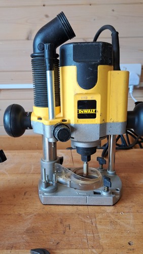 Dewalt dw621 router 240v - dw621, 1/4"