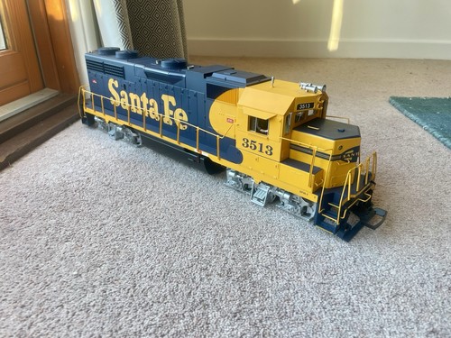Usa trains scale gp38 - scale,