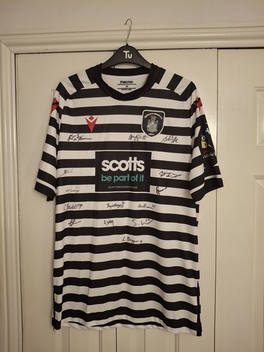 Queens park football team - queens,
