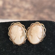 Vintage  / Antique 9ct Yellow Gold Shell Cameo Stud Earrings 0.6" 3.2g