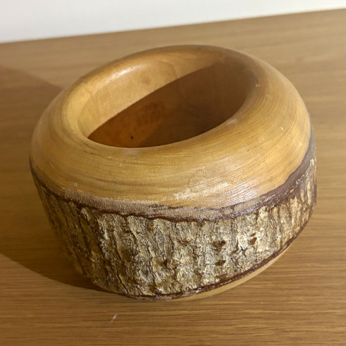 Round natural bark edge wooden - natural,