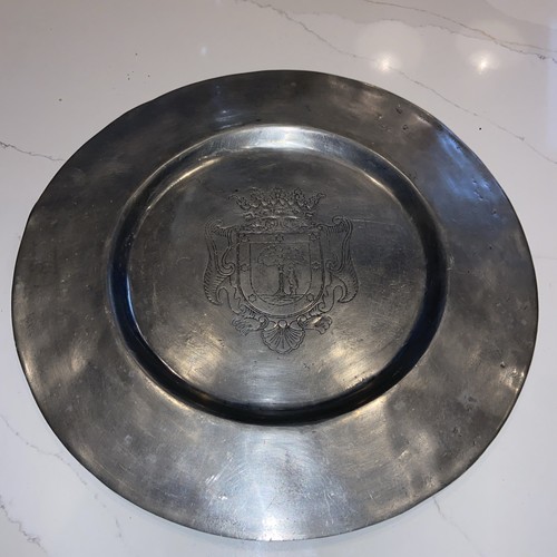 Antique pewter plate coat - pewter, of