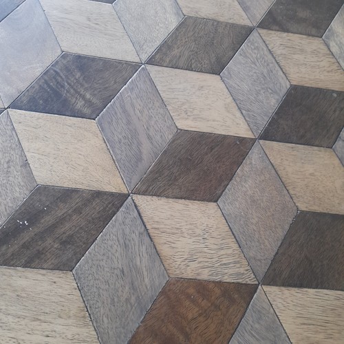 Stunning large chequered - stunning,