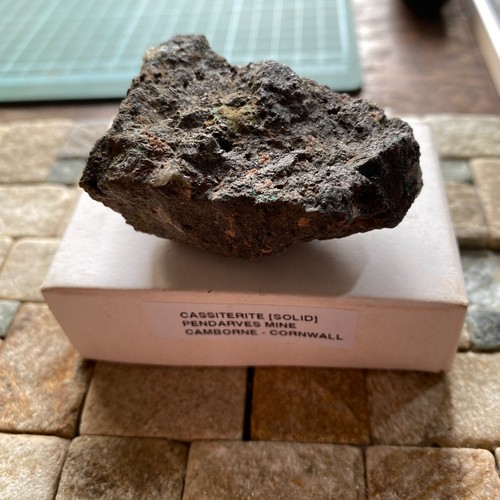 Cassiterite solid - [solid],