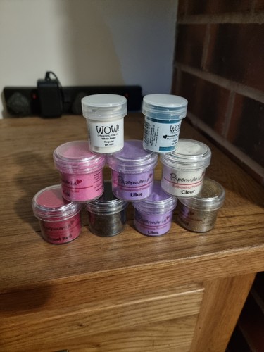 Pots embossing powders - x, of
