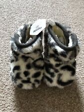 BNWT Apollo baby girl warm winter fluffy boots pram shoes inside shoes size 2 3