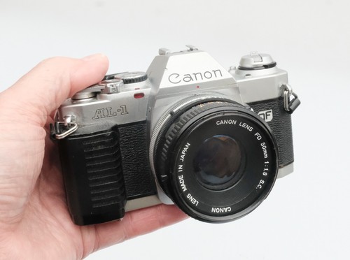 Canon 35mm slr camera - canon,