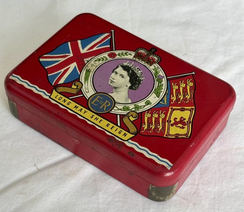 Vintage oxo tin 1953 queen - vintage,