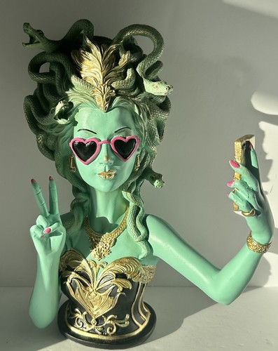 Ghoulish medusa selfie bust - ghoulish,