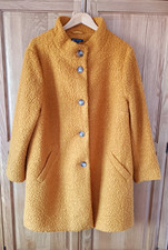 Beautiful Boucle Coat With Funnel Collar In Gorgeous Honeycomb Colour Size 22