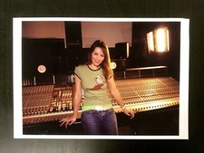 LOUISE GRIFFITHS Candid 2004 LONDON Movie Music Press Photo FAME ACADEMY Singer