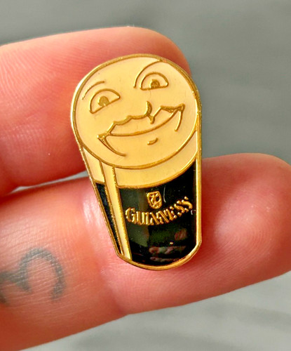 Guinness enamel pin button - pin,