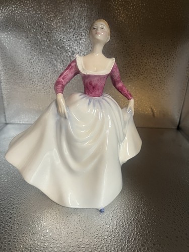 Royal doulton figurine - doulton,
