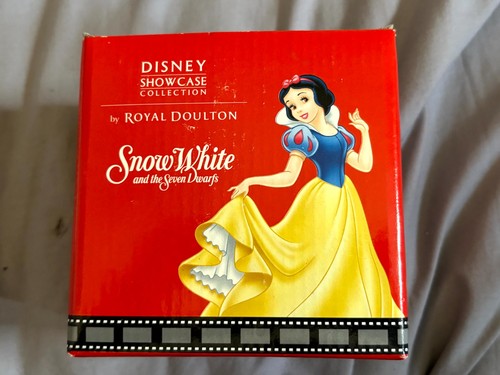 Royal doulton disney showcase - doulton,