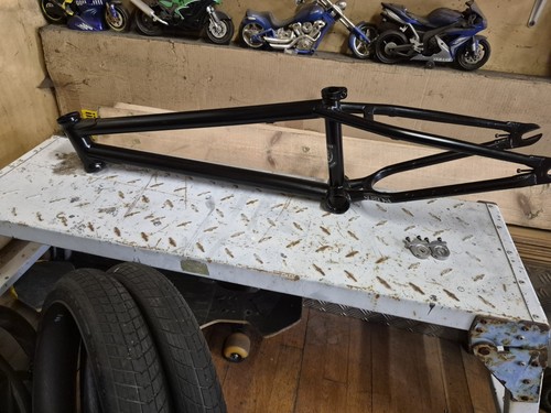 Subrosa body snatcher flatland - body,
