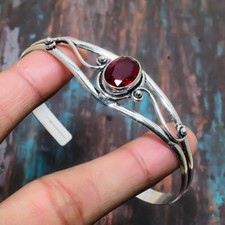 Mozambique garnet gemstone - garnet,