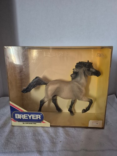 Breyer horse rowdy yates - breyer,