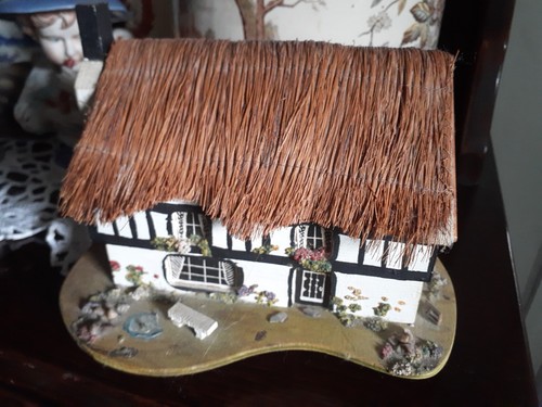 Musical box old english - musical,