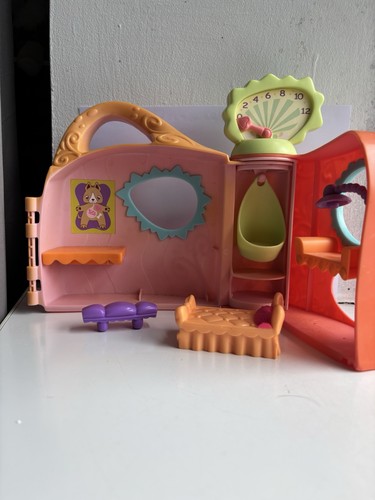House with accessories - -, door