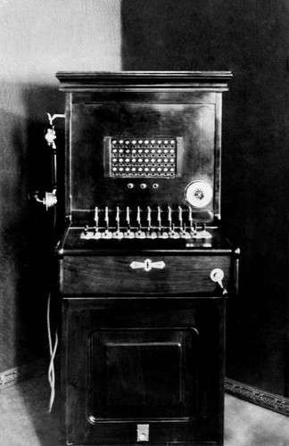 Telephone switchboard with