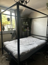 MODERN BEDROOM 4 POSTER BED FRAME - SMALL DOUBLE