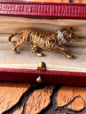 Contemporary Diamond Sapphire