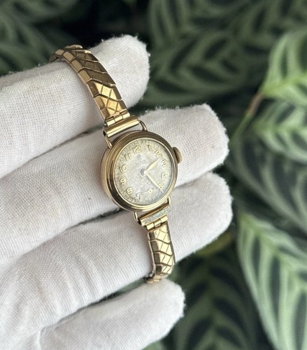 Vintage 1940 solid 9ct gold - vintage,