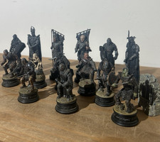 EAGLEMOSS LORD OF THE RINGS CHESS COLLECTION – JOB LOT OF 28 FIGURINES