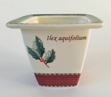Wedgwood Sarah's Garden Candle Holder - Ilex Aquifolium 