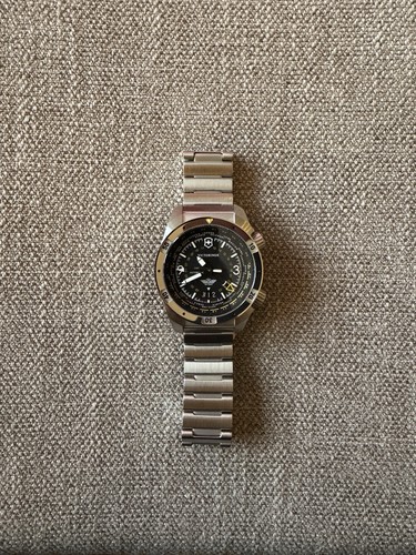 Victorinox 242004 mens watch - victorinox,