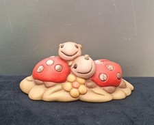 THUN The Ladybug Couple with Flower. Ceramic, Multicolour, 5.5 x 6.7 x 12.7 cm