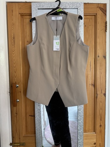 Primark beige sleeveless - primark,