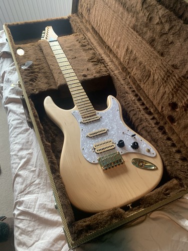 Carvin bolt electric guitar - carvin,