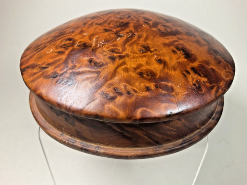 Round vintage birds eye - birds, maple