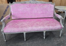 Louis Xvi Gold Sofa Detail