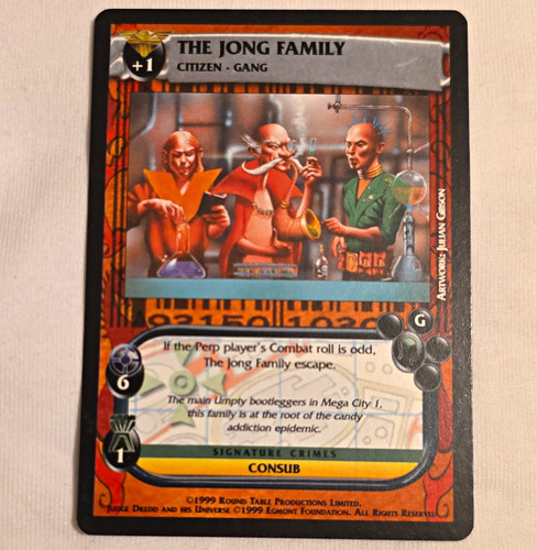 Round table dredd card game - round,