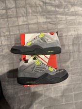 Jordan 4 Retro SE 95 Neon