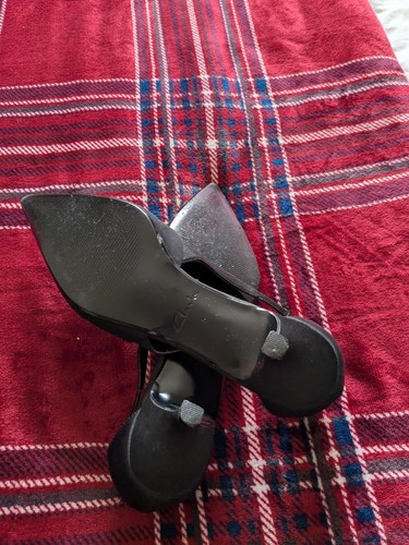 Black pointed satten - pointed,